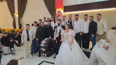 Balıkesir Bandırma'da İlginç Düğün Takısı: Tır Lastiği