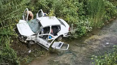 Hatay'da Feci Kaza! Dereye Uçan Otomobil Hurdaya Döndü