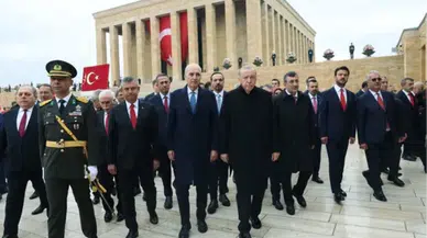 Cumhurbaşkanı Erdoğan Anıtkabir özel defterini imzaladı! Dikkat çeken Türkiye yüzyılı mesajı