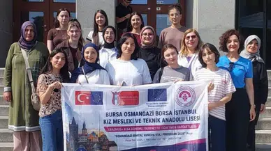 Bursalı Öğrenciler Avrupa'ya Açıldı! Prag'da 3 Haftalık Staj