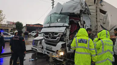 Gaziantep’te 2 Tır ve Minibüs Çarpıştı: 2 Kişi Yaralandı