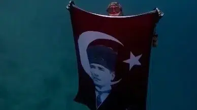 Cumhuriyet Coşkusu Denizin Altına Taştı! İşte O Görüntüler
