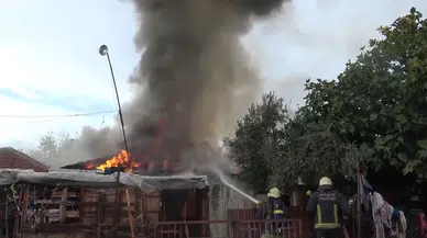 Gecekondu Kül Oldu: Çocukların Gözyaşları Yürek Dağladı