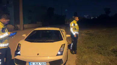 Lüks Araçla Polisten Kaçtı Çalılıkta Uyurken Yakalandı