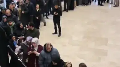 Muhsin Yazıcıoğlu Kültür Merkezi’ndeki Mukaddes Emanetler Sergisine Yoğun İlgi