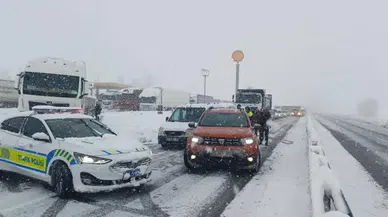 Erzincan–Sivas Yolunda Kar Alarmı: Trafik Durma Noktasına Geldi