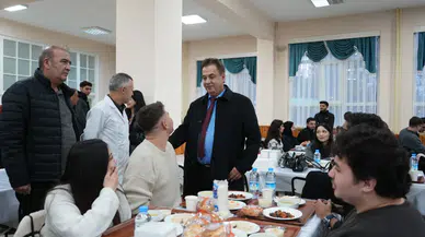Üniversite Yemekhanesinde Anlamlı Ramazan Buluşması