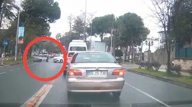 Otomobil ile Motosiklet Çarpıştı: Çarpışma Anı Araç Kamerasında