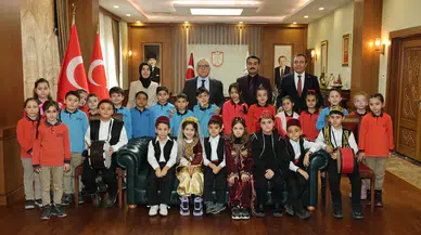 Ramazan Coşkusu ve Eğitim Bir Arada: Sivas’ta Öğrencilerden Vali Ziyareti