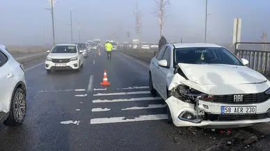 Sivas'ta Sis ve Buzlanma Kazası: 10 Araç Hasar Gördü