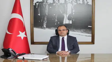 Sivaslı Vali Yardımcısı Ahmet Süheyl Üçer’e Üstün Hizmet Ödülü!