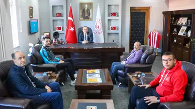 Şampiyon Sporcu ve Antrenörlerinden Anlamlı Nezaket Ziyareti
