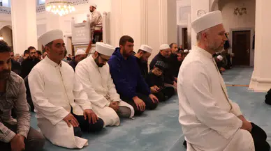 Şarkışla’da Enderun Usulü Teravih Namazı Kılındı