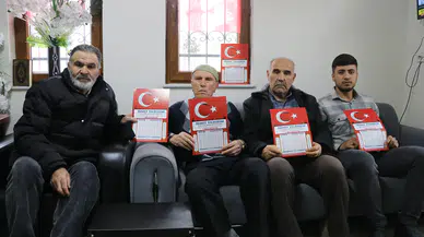 Bayrak Hassasiyeti İmsakiyeye Yansıdı: Muhtarın Örnek Projesi