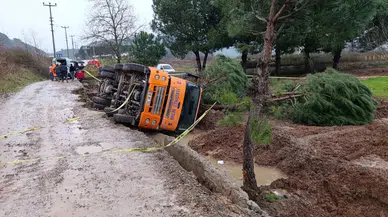 Feci kaza can aldı! Beton mikserinin altında kaldı