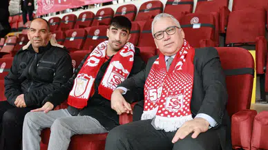 Vali Yılmaz Şimşek Sivasspor Sakaryaspor Maçını İhsan Çelikdağ ile Birlikte Takip Etti!