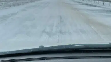 Yağdonduran Tüneli Çıkışında Buzlanma Tehlikesi! Sürücüler Zor Anlar Yaşadı