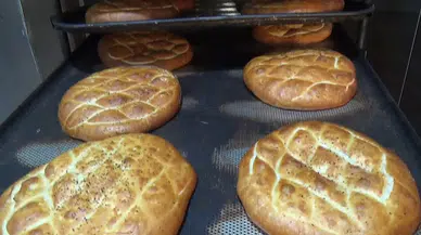 Bu Köyde Pidesiz Ev Kalmıyor: Her Eve Sıcak Ramazan Pidesi