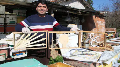 Arılar Sandığa Gidiyor: Siyasi Partiler Arasında Bal Yarışı
