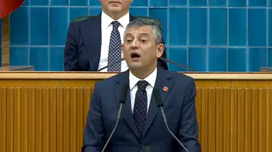 Özgür Özel'den Akın Gürlek'in tapu kaydını sorgulayan memurlar için "meraktan bakmıştır" dedi.