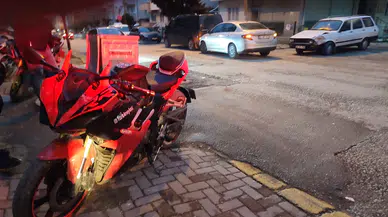 Keşan’daki Kaza Anı Kamerada: Motosiklet Sürücüsü Kazayı Yaralanmadan Atlattı