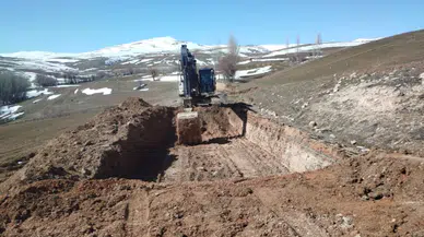 Yıldızeli’de Heyelan Nedeniyle Bozulan Yol Onarılıyor