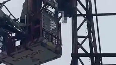 Hırsızlık İçin Çıktığı Elektrik Direğinde Akıma Kapılarak Hayatını Kaybetti!