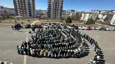 Sivas'ta 302 genç aynı anda Kuran-ı Kerim'i hatim etti