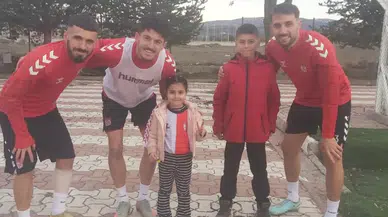 Sivasspor Futbolcularından Küçük Taraftarlara Sürpriz Ziyaret
