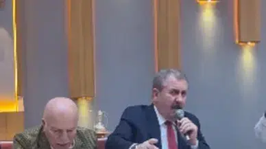 Mustafa Destici ‘Çırpınırdı Karadeniz’i söyledi