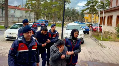 Bohçacı kılığıyla köye girdiler, 880 bin lirayı alıp kaçtılar