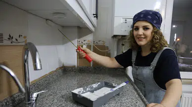 Sivas’ta Kadın Boyacıdan İlham Veren Başarı Hikayesi