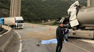 Gaziantep’te iki tır kafa kafaya çarpıştı