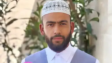 “Kâbe’de Hacılar Hu Der Allah” İlahisiyle Tanındı! Celal Karatüre’nin Hikayesi!