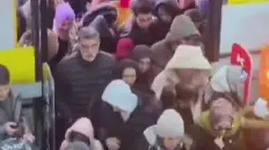Sivas’ta Büyük İndirim Yoğunluğu: Vatandaşlar Mağazaya Akın Etti