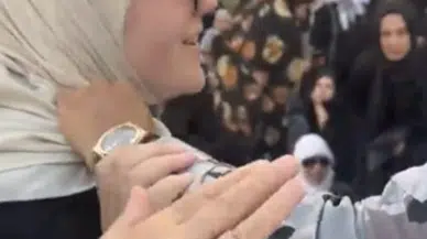 “Kâbe Örtüsünü Kesti” İddiası Asılsız Çıktı: Gerçek Olay Ortaya Çıktı
