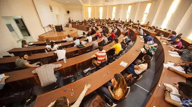 Lisans eğitim süresinde değişiklik masada: 3 yıla düşürülmesi planlanıyor