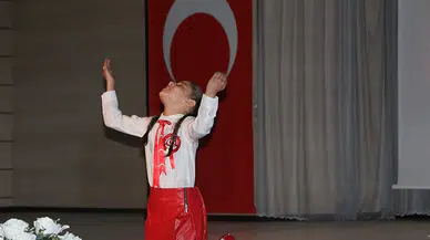 Hafsa Alp İstiklal Marşı Performansıyla Adeta Büyüledi