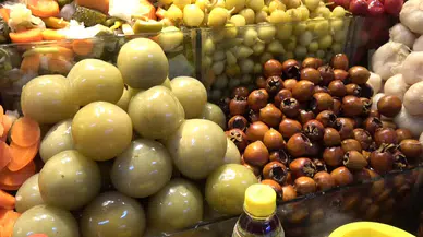 Sivas’ta Ramazan Bereketi: 35 Çeşit Turşu Tezgahlarda