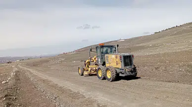 Gemerek’te Hacıyusuf–Kartalkaya Grup Yolunda Düzenleme Çalışmaları Başlatıldı