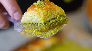 Bayram öncesi bir dilim baklavanın fiyatı 80 TL'ye kadar çıktı.