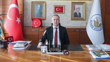 Sivas Belediye Başkanı Adem Uzun Tüm Hemşehrilerinin Bayramını Kutladı