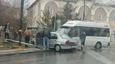 Bayram Sabahı Sivas’ta Trafik Kazası