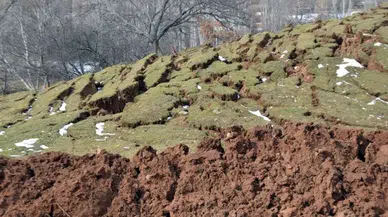 Sivas’ta Heyelan Riski: Ekipler Bölgeyi İnceledi