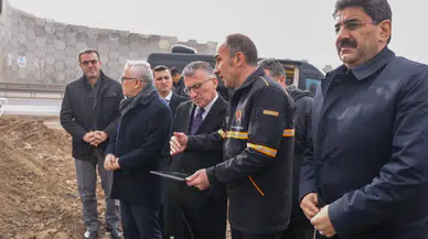 Cumhuriyet Üniversitesi Üst Geçit Köprüsü İnşaatı Yerinde İncelendi