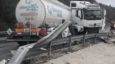 D-650 Karayolunda Korkutan Kaza: Yakıt Tankeri Bariyerleri Parçaladı