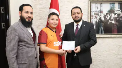 Sivaslı Öğrenciden Filistin’e Anlamlı Bağış