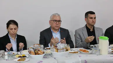 Sivas Valisi Yılmaz Şimşek İftarını Hafik Yeniköy’de Vatandaşlarla Açtı!
