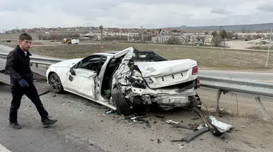 Eski MHP Milletvekilinin Oğlu Kaza Yaptı: Dehşet Anları Kamerada!