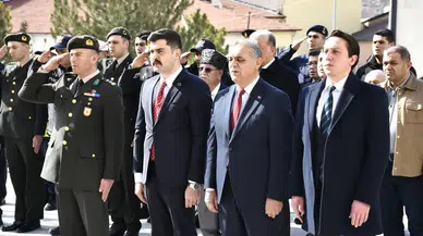 Gürün’de 18 Mart Çanakkale Zaferi Çelenk Sunma Töreni Düzenlendi